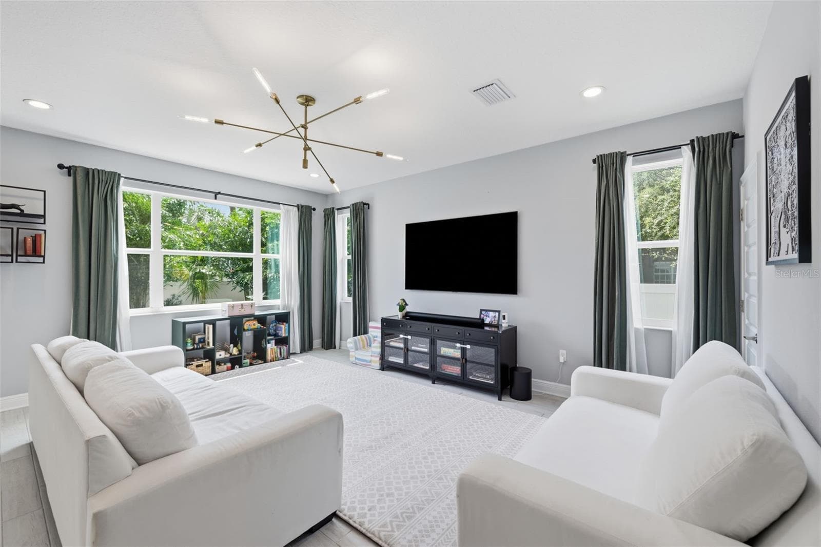 Single Family Residence at 2422 W CARMEN ST, TAMPA, photo 9 of 48