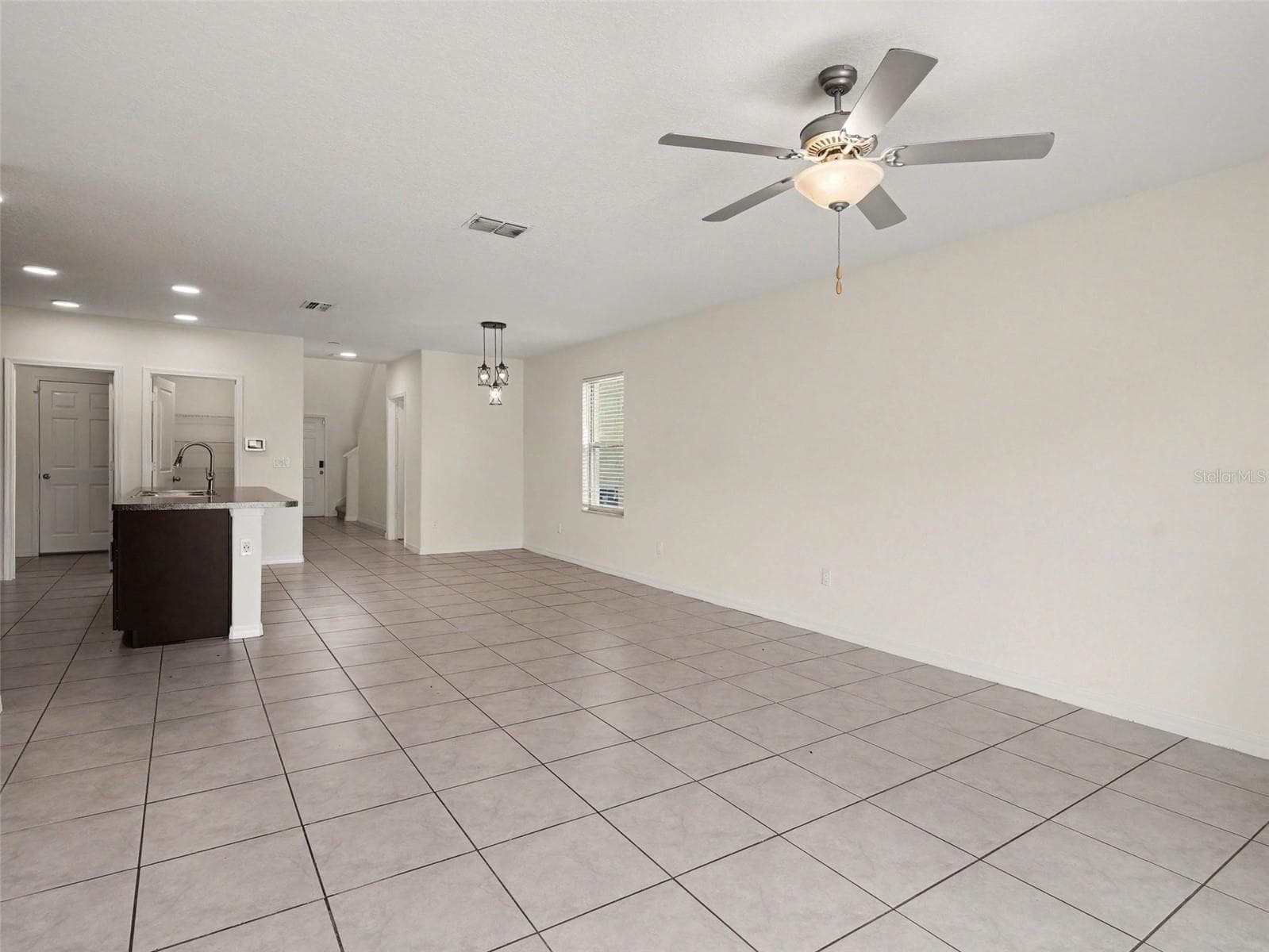 Single Family Residence at 15470 BROAD BRUSH DR, SUN CITY CENTER, photo 8 of 33