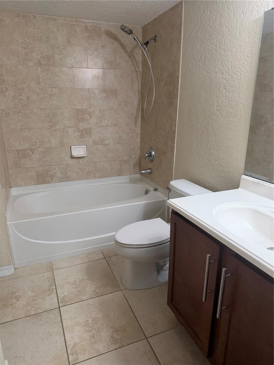 Condominium at 1928 CONWAY RD #14, ORLANDO, photo 12 of 27