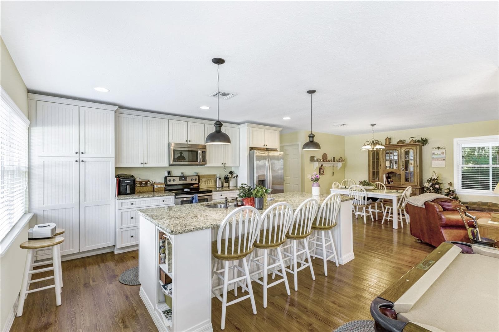 Single Family Residence at 1412 LAKEVIEW AVE, KISSIMMEE, photo 3 of 34