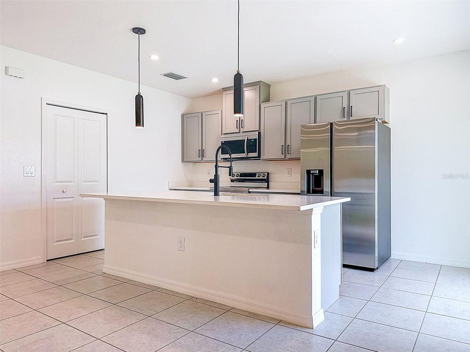 Single Family Residence at 805 WHISPERING PINES RD, CAPE CORAL, photo 14 of 74
