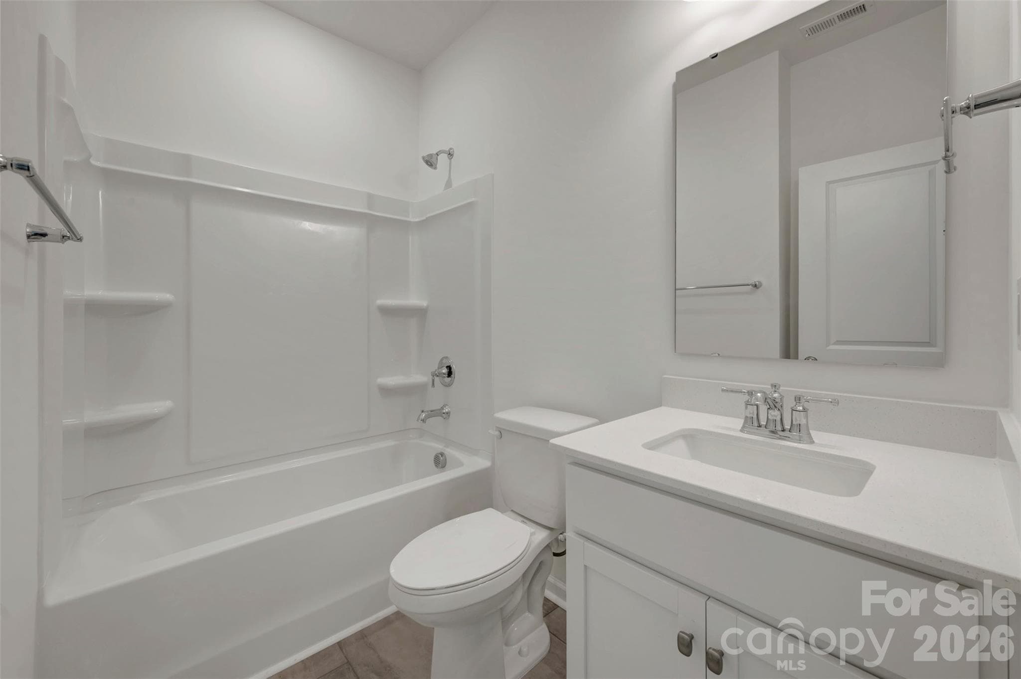 First floor bathroom - Monroe
