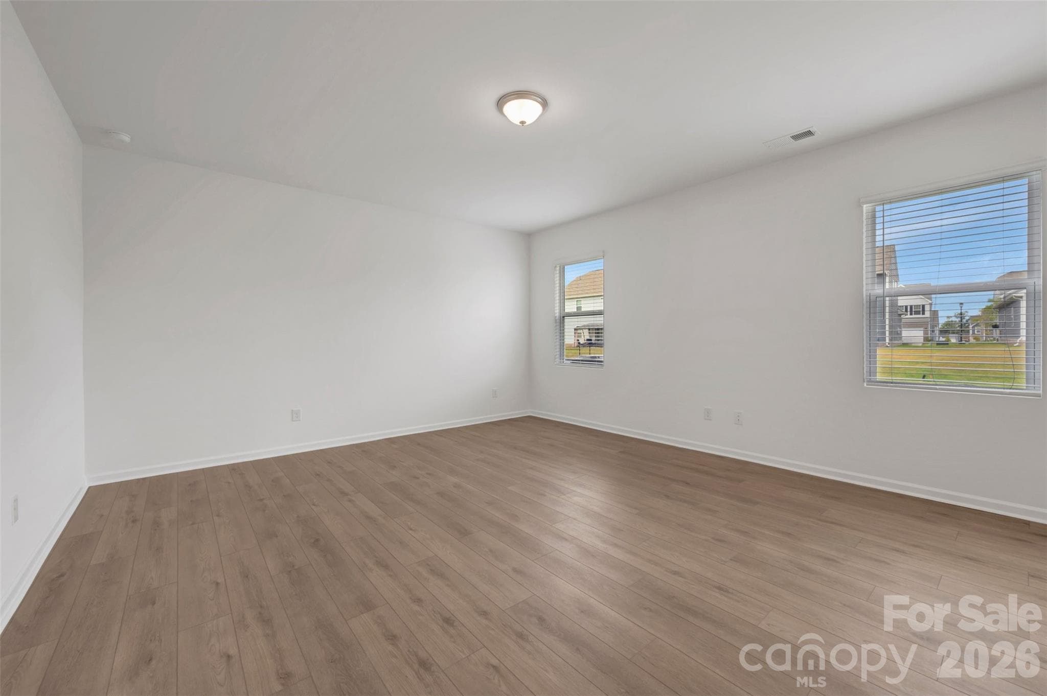 Family room - 629 Willoughby Park Drive, Monroe