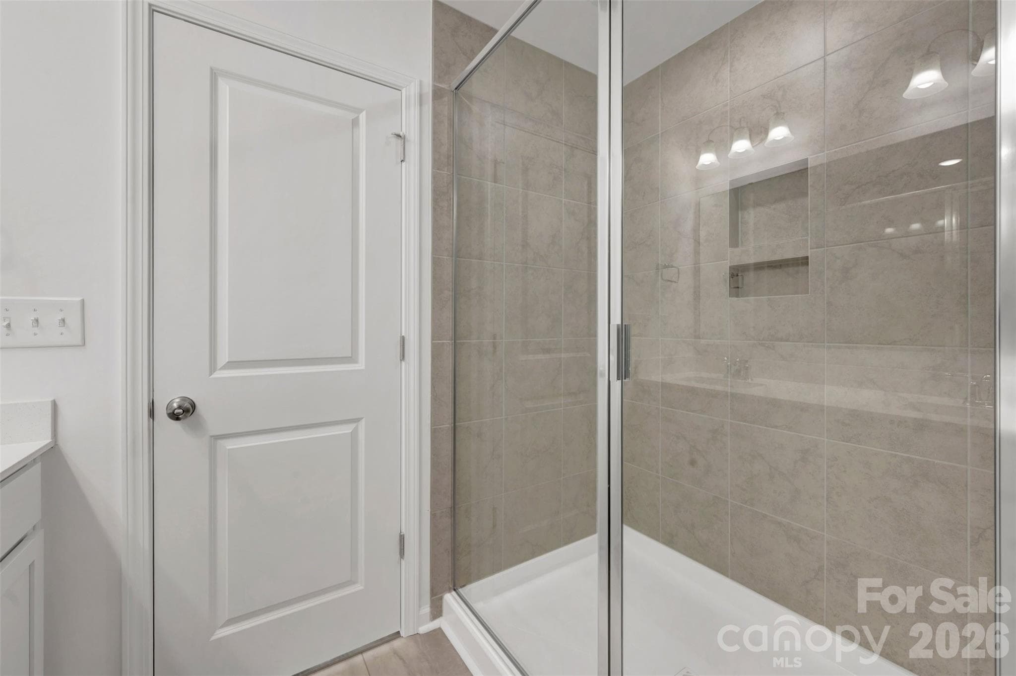 Owner's suite - 629 Willoughby Park Drive, Monroe