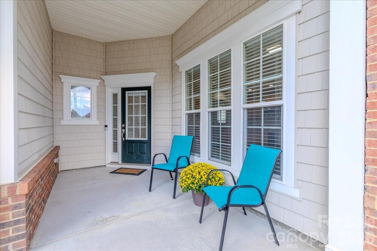 Single Family Residence at 26407 Sandpiper Court, Indian Land, photo 6 of 48
