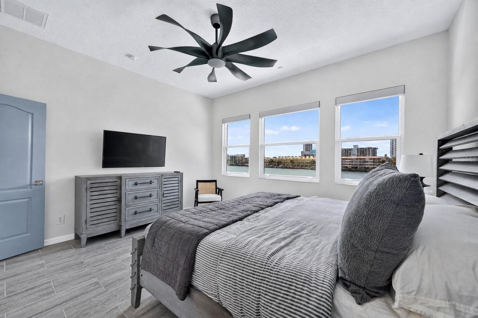 Single Family Residence at 141 BAYSIDE DR, CLEARWATER, photo 42 of 78