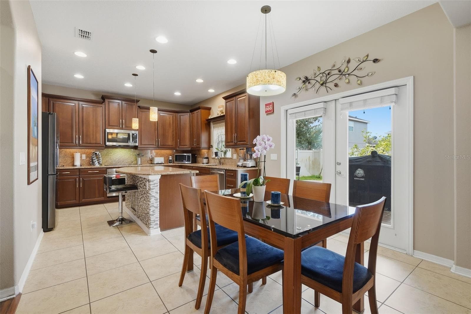 Kitchen/nook/family room combo - 9015 VICKROY TER, OVIEDO