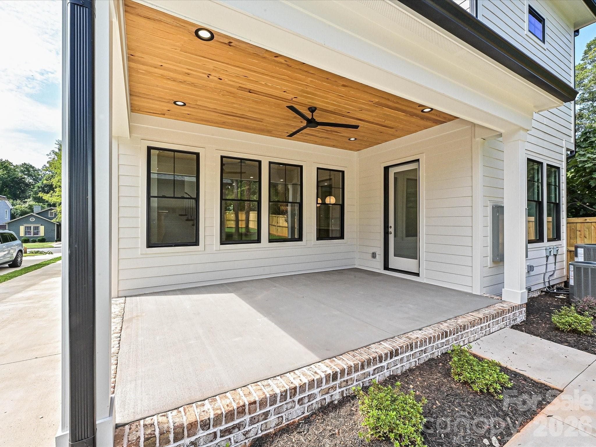Single Family Residence at 2205 Shenandoah Avenue, Charlotte, photo 40 of 45