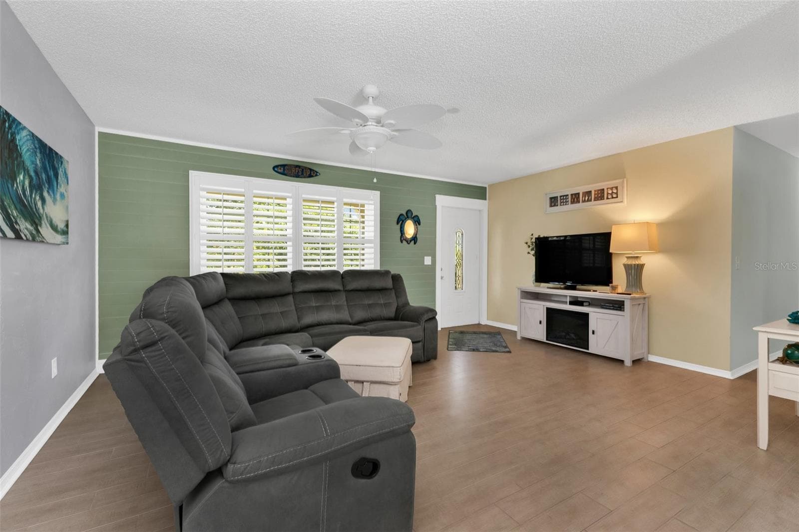 Single Family Residence at 9371 HEARTWELLVILLE AVE, ENGLEWOOD, photo 5 of 38