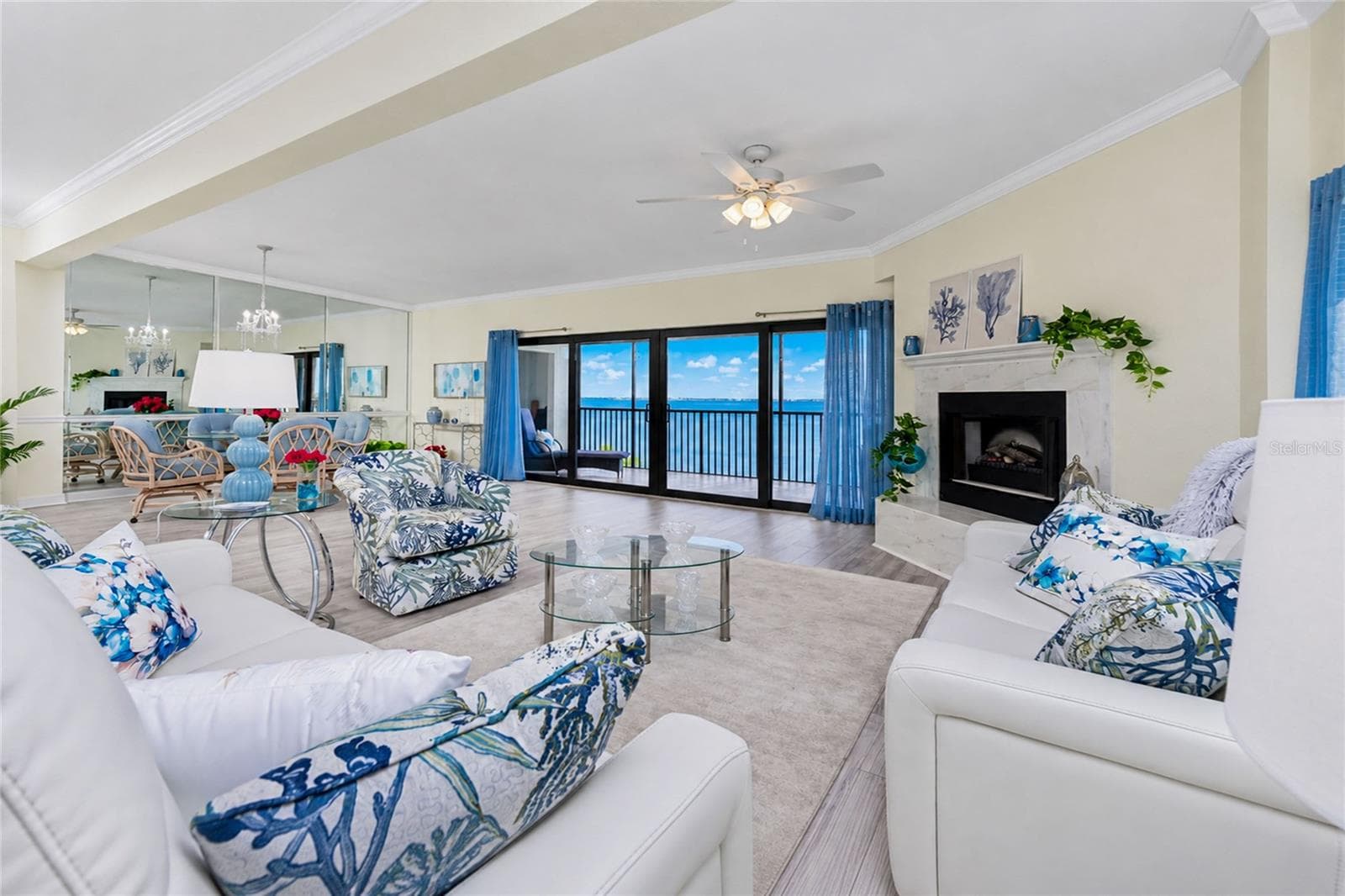 LIVING AREA WITH HARBOR VIEWS! - 1601 PARK BEACH CIR #136/18, PUNTA GORDA