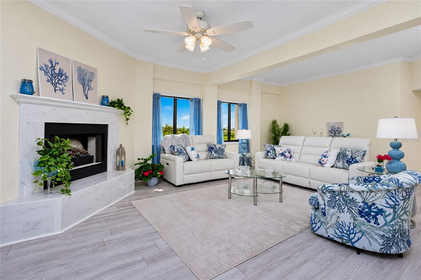 LOVELY ELECTRIC FIREPLACE - 1601 PARK BEACH CIR #136/18, PUNTA GORDA