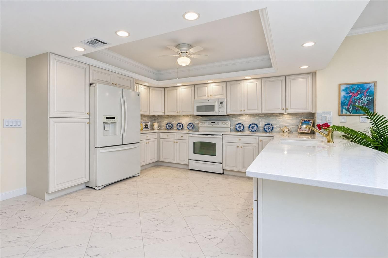 SOLID SURFACE COUNTERS - 1601 PARK BEACH CIR #136/18, PUNTA GORDA