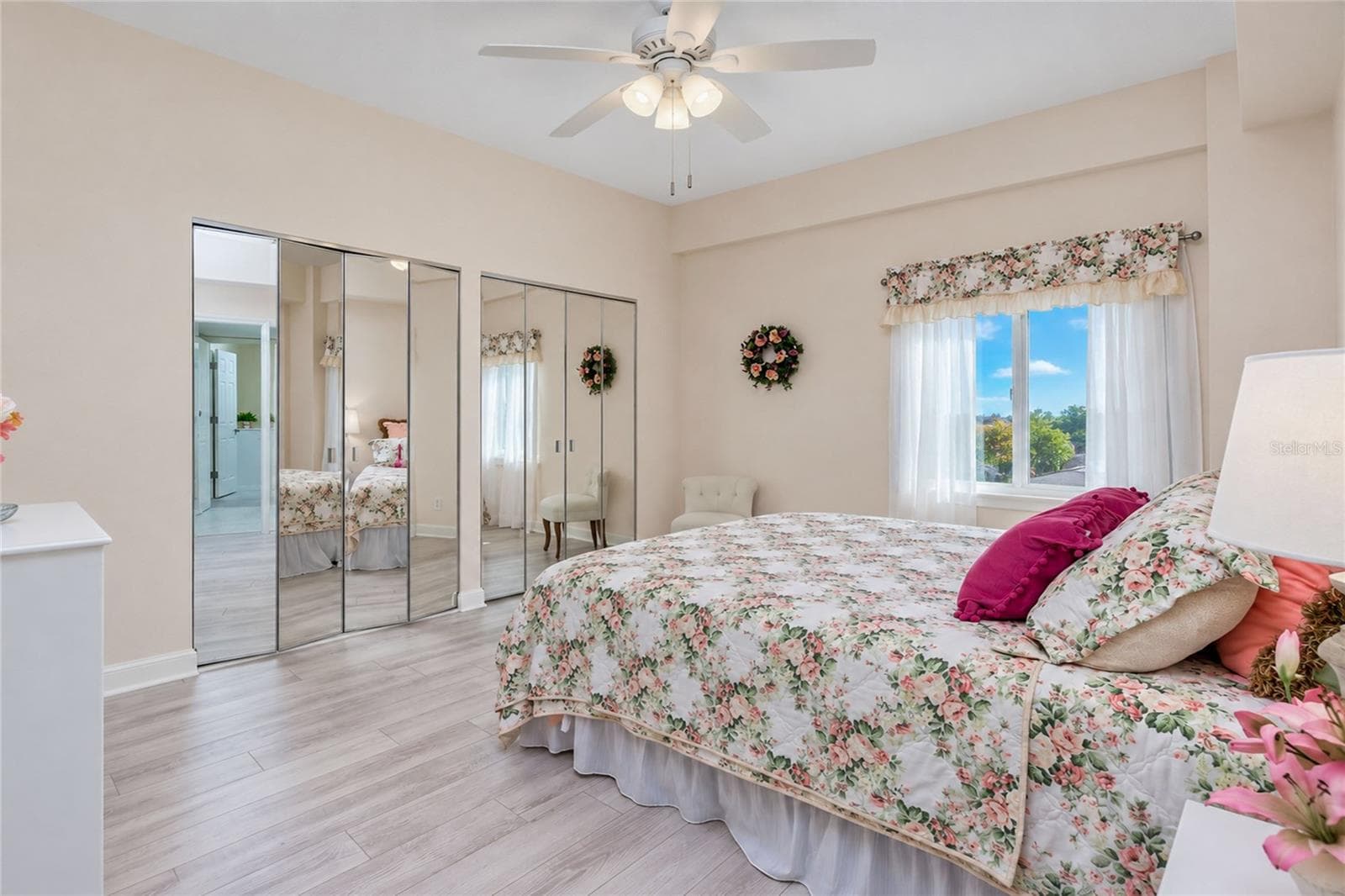 2ND GUEST BEDROOM WITH LARGE MIRRED CLOSET - 1601 PARK BEACH CIR #136/18, PUNTA GORDA