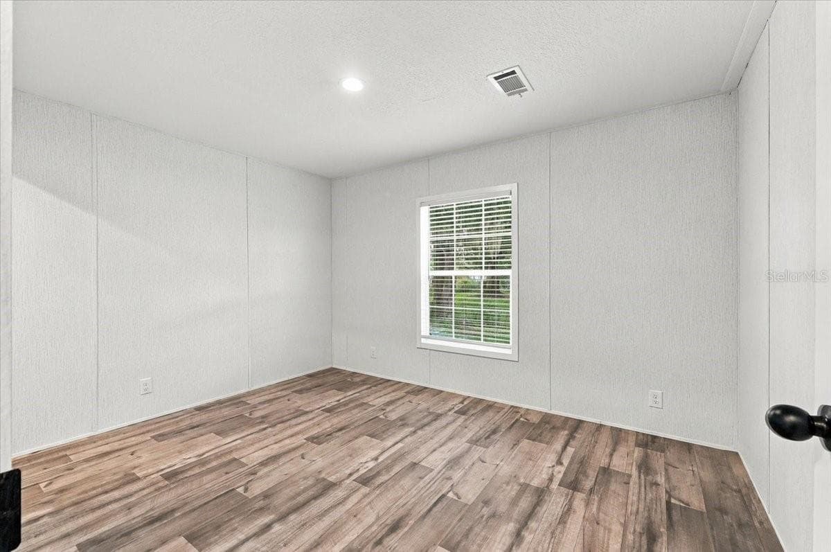 Manufactured Home at 3316 OAKLAND RD S, LAKELAND, photo 47 of 58
