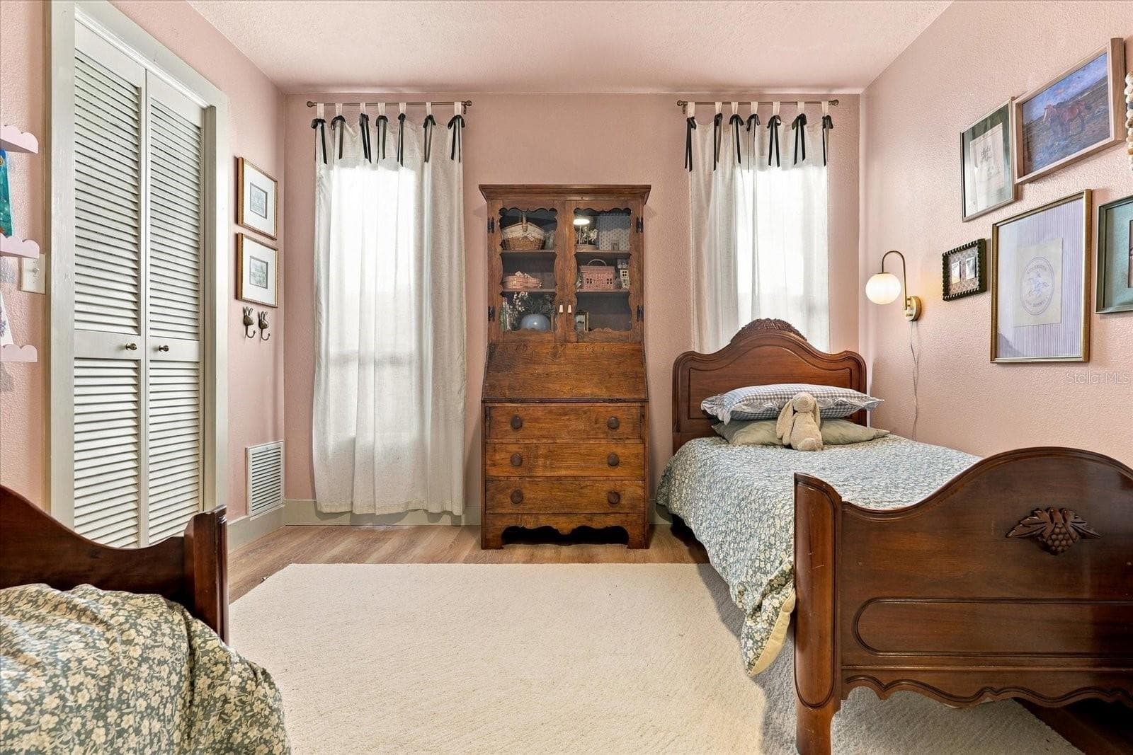 Guest Bedroom 3 with Walk In Closet - 1515 MIDNIGHT PASS WAY, CLEARWATER