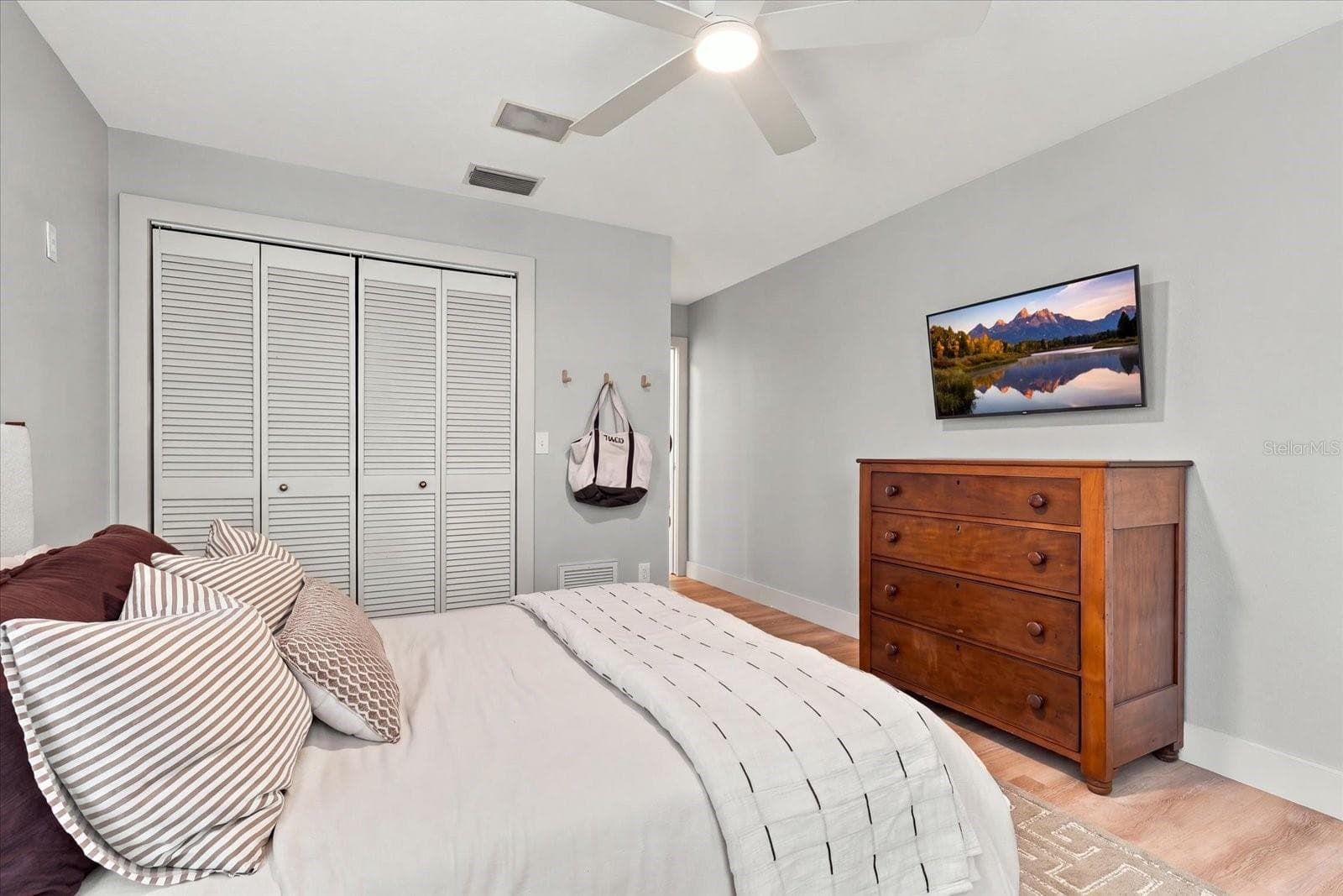 Guest Bedroom 4 - 1515 MIDNIGHT PASS WAY, CLEARWATER