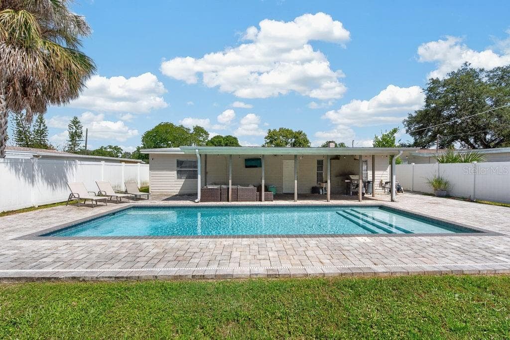 Single Family Residence at 4710 W TRILBY AVE, TAMPA, photo 2 of 65