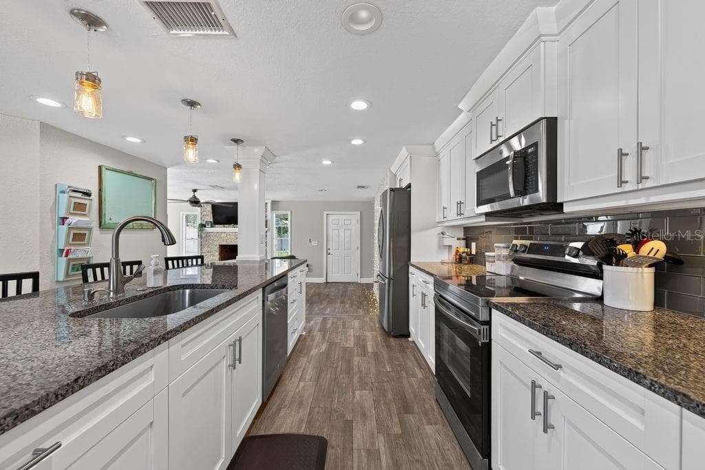 Single Family Residence at 4710 W TRILBY AVE, TAMPA, photo 14 of 65