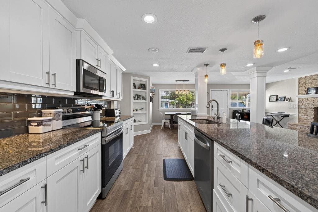 Single Family Residence at 4710 W TRILBY AVE, TAMPA, photo 16 of 65