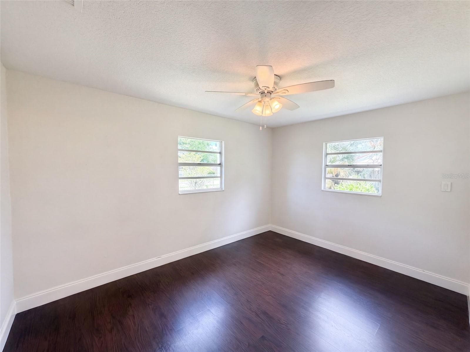 Single Family Residence at 2406 E CURTIS ST, TAMPA, photo 4 of 15