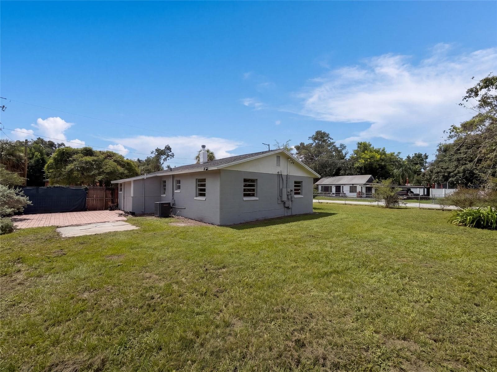 Single Family Residence at 2406 E CURTIS ST, TAMPA, photo 5 of 15