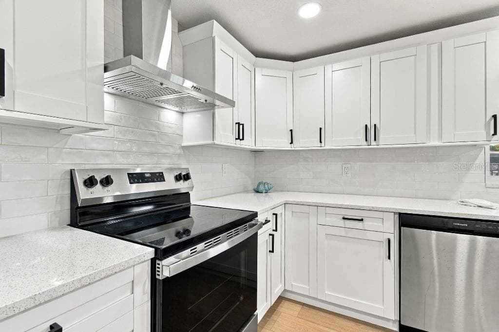 Single Family Residence at 10744 DRUMMOND RD, TAMPA, photo 25 of 73