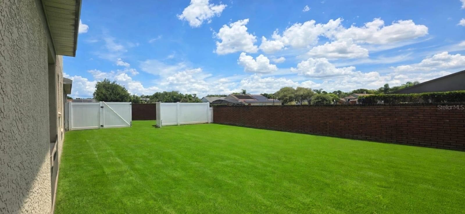 Side yard - 1651 RIVER BIRCH AVE, OVIEDO