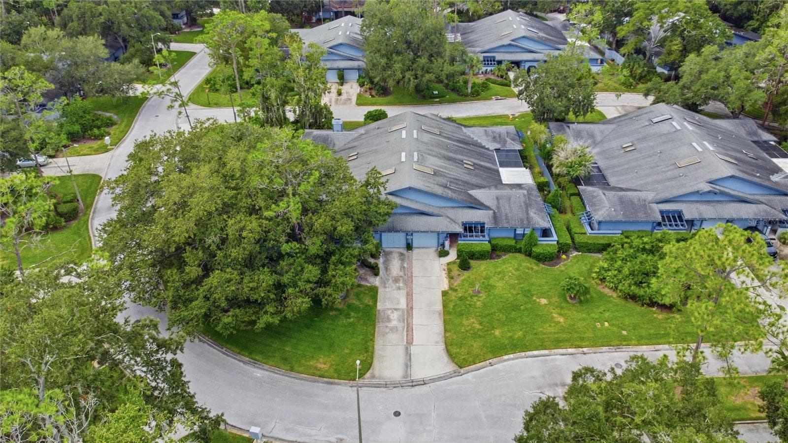 Townhouse at 135 PINEWINDS BLVD, OLDSMAR, photo 7 of 49