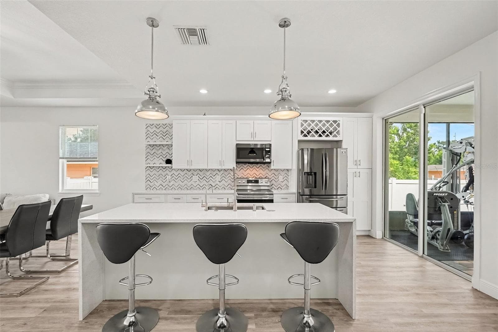 Single Family Residence at 8307 N GOMEZ AVE, TAMPA, photo 10 of 39