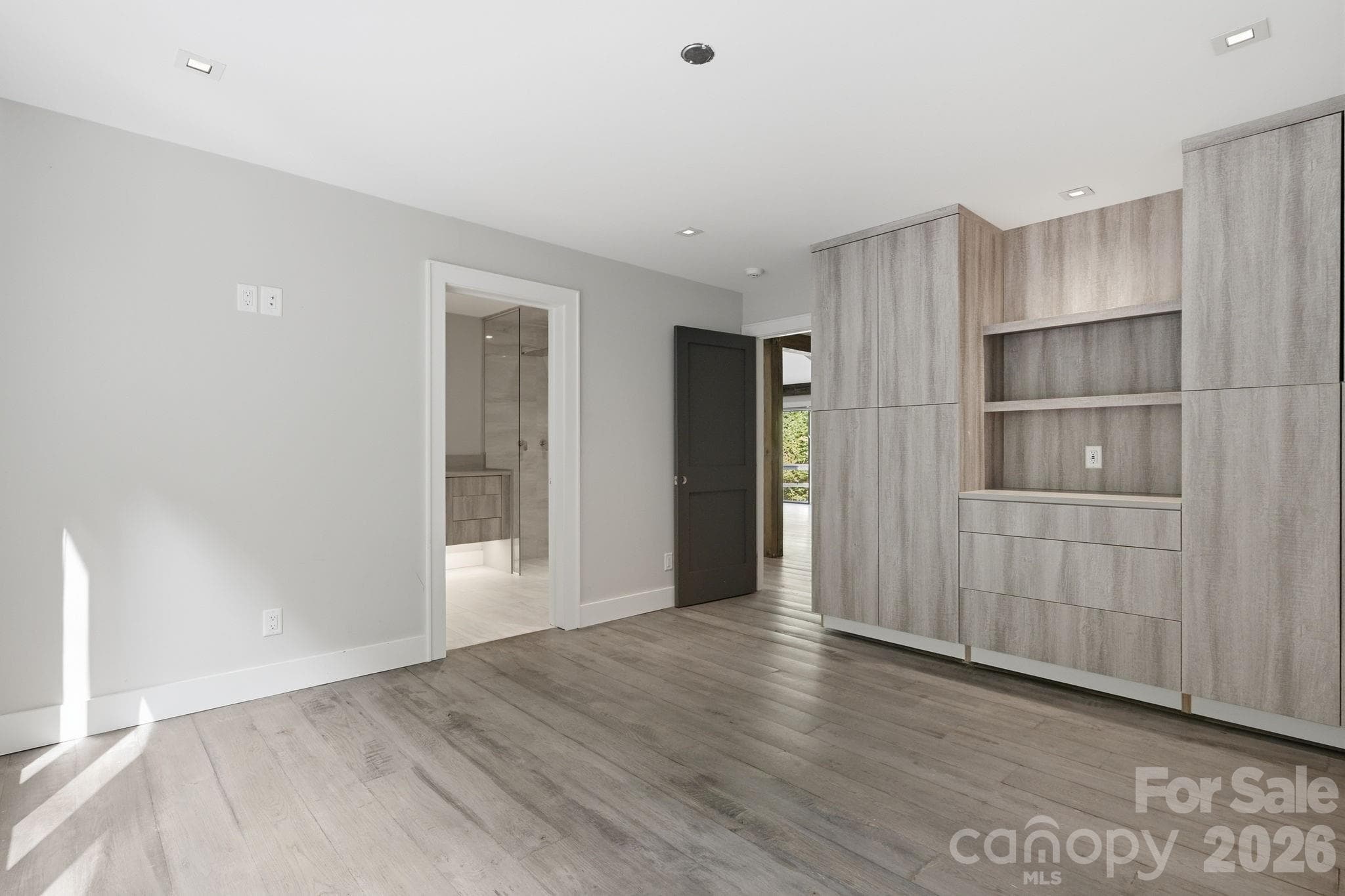Guest Bedroom with Ensuite Bathroom - 659 Clubhouse Drive, Banner Elk