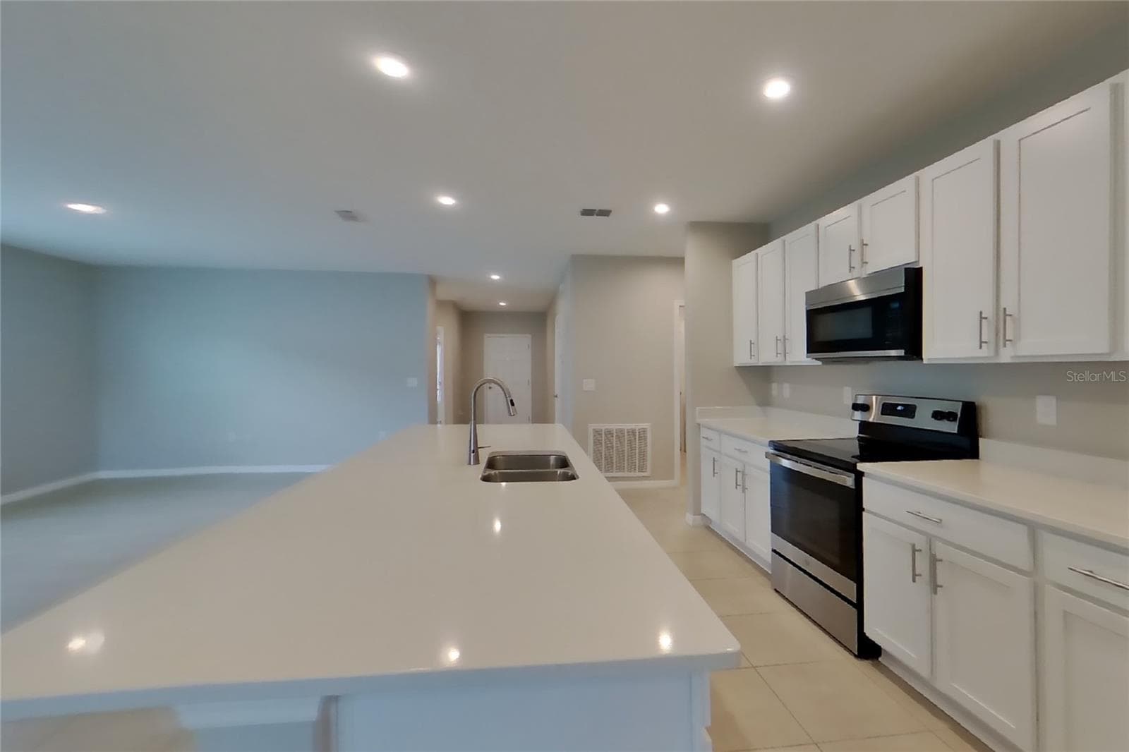 Single Family Residence at KISSIMMEE, photo 6 of 15