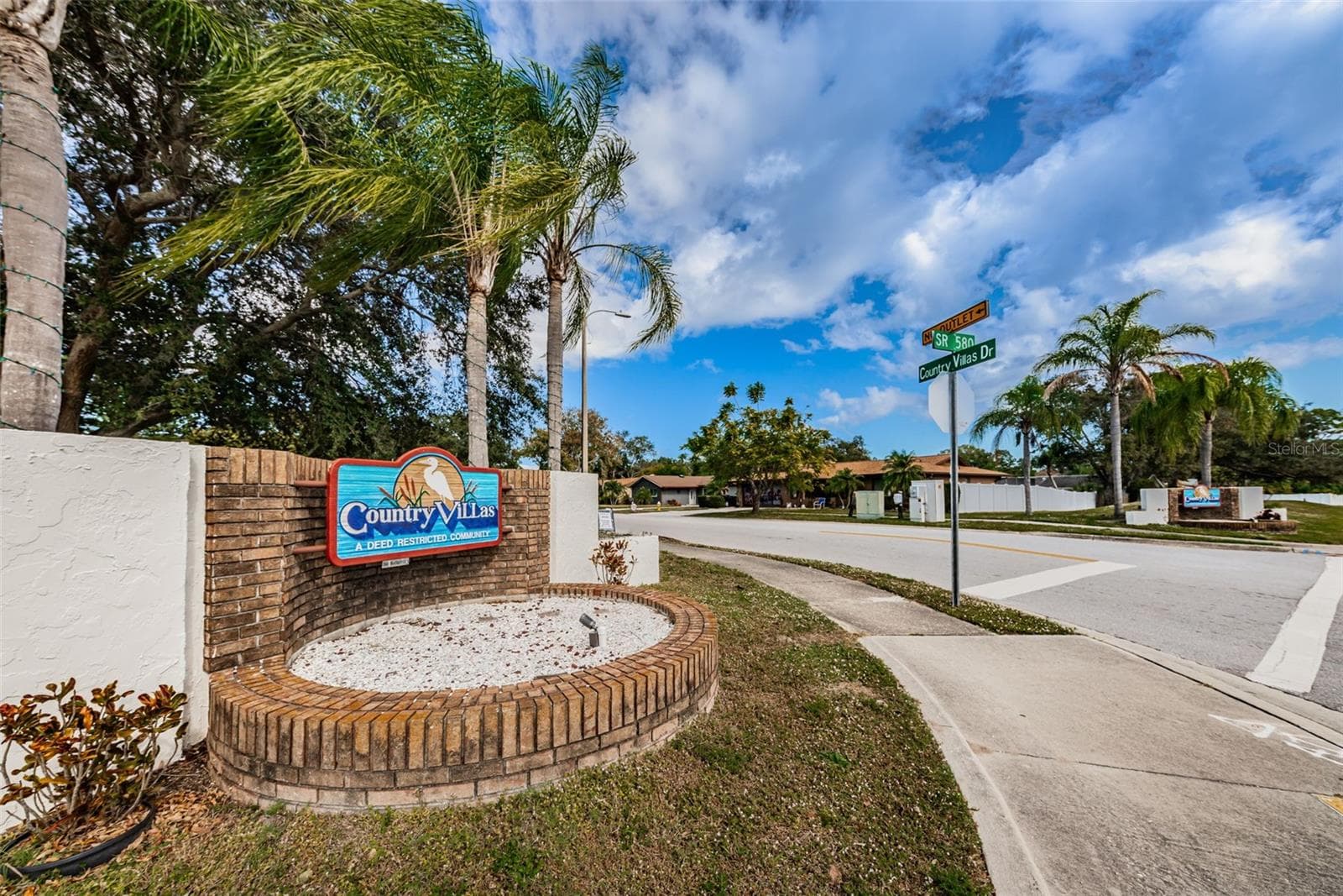 Single Family Residence at 203 HILLCREST DR, SAFETY HARBOR, photo 5 of 51