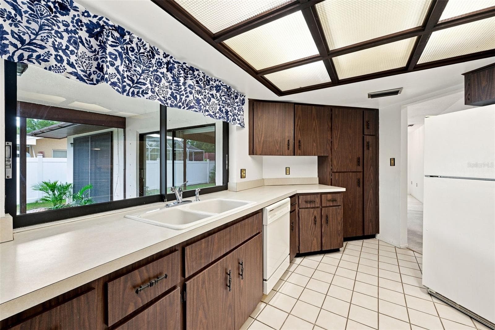 Single Family Residence at 203 HILLCREST DR, SAFETY HARBOR, photo 12 of 51