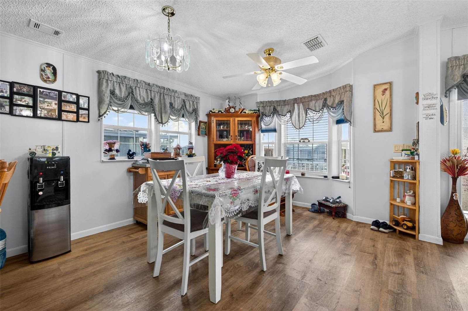 Manufactured Home at 35051 CONDOMINIUM BLVD, ZEPHYRHILLS, photo 13 of 37