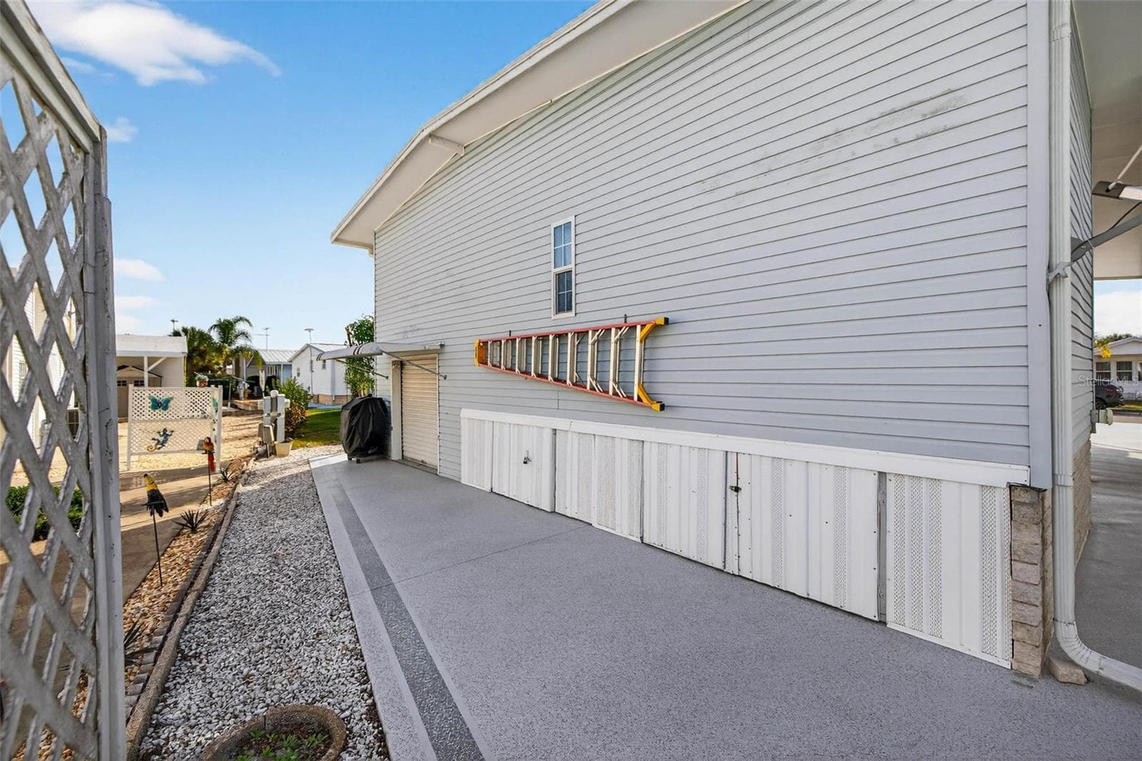 Manufactured Home at 35051 CONDOMINIUM BLVD, ZEPHYRHILLS, photo 31 of 37