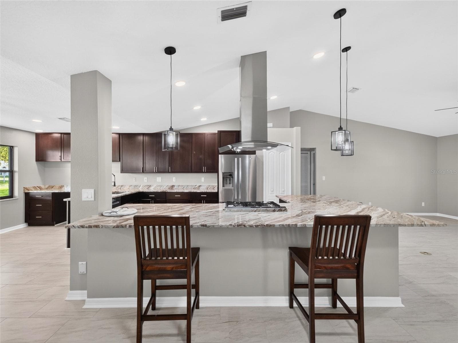 Living Area View - 21506 QUEEN ANNE CT, LEESBURG