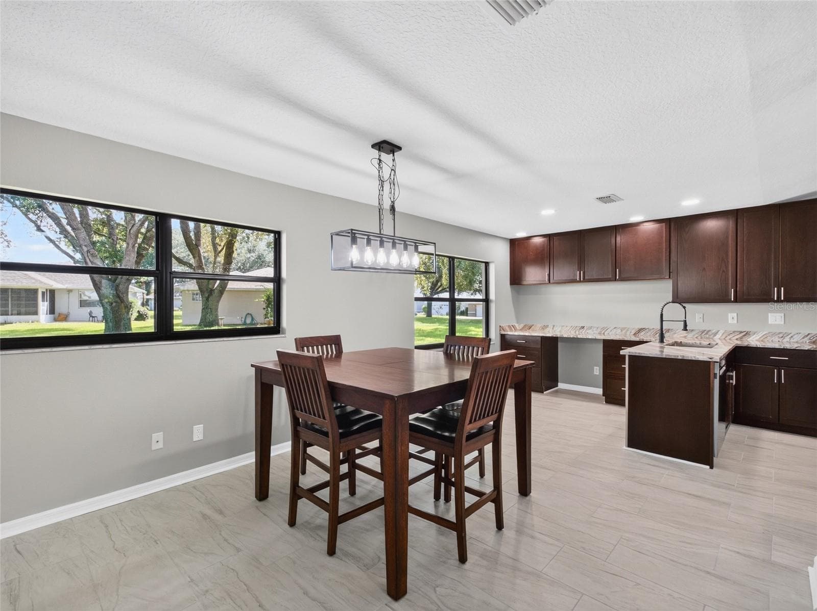 Dinette - 21506 QUEEN ANNE CT, LEESBURG
