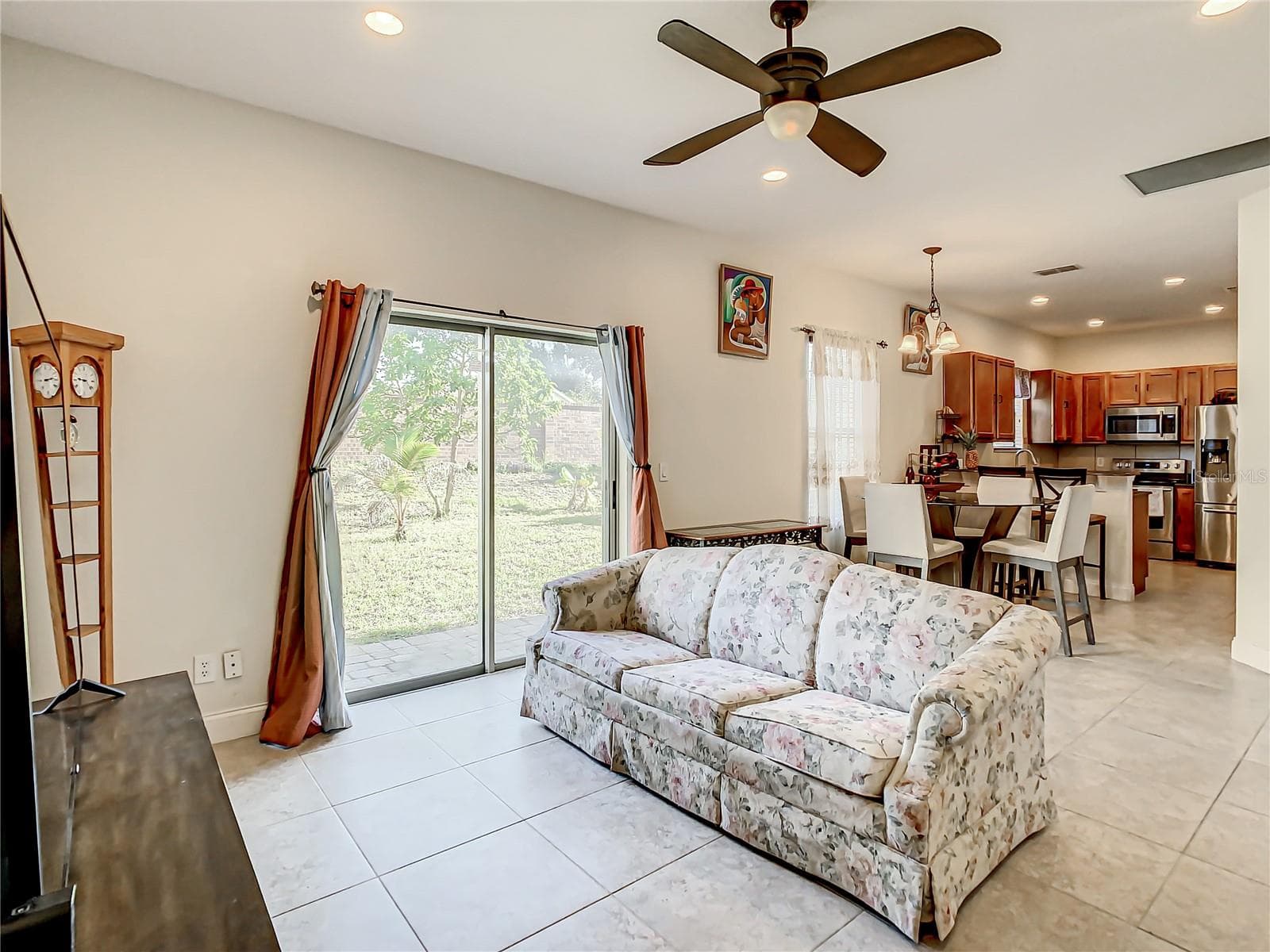 Single Family Residence at 8735 ISLA BELLA DR, ORLANDO, photo 3 of 22