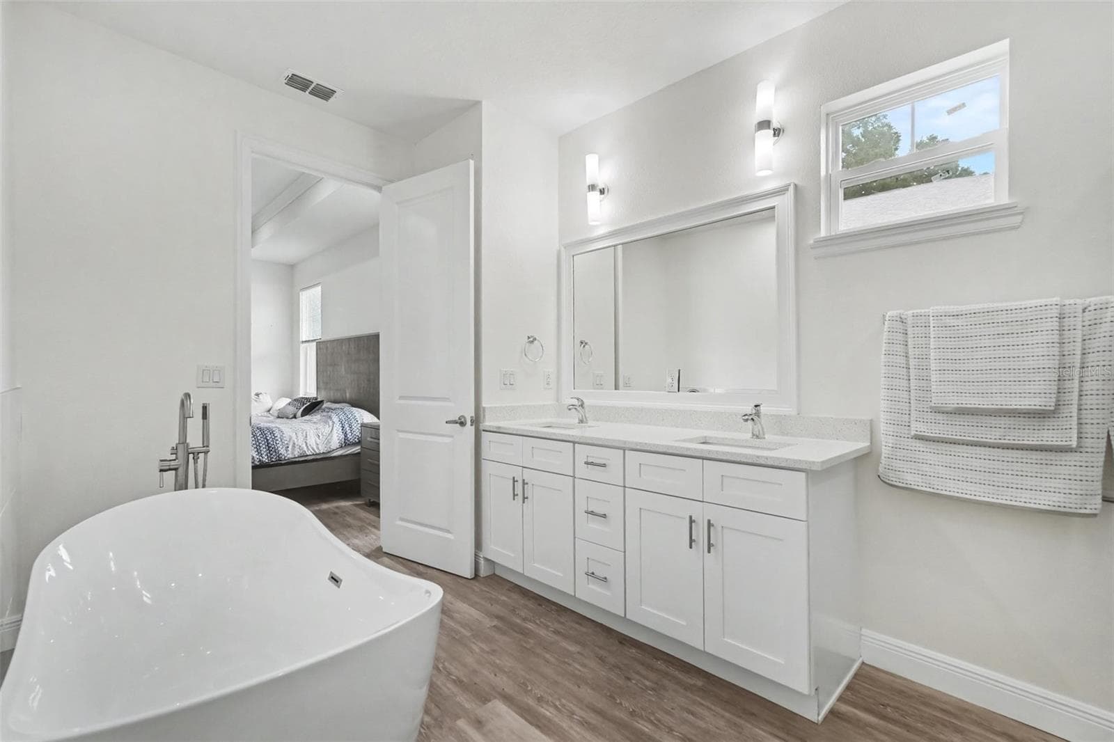 Single Family Residence at 8307 N GOMEZ AVE, TAMPA, photo 15 of 39