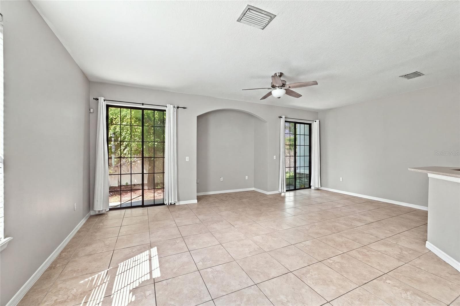 Townhouse at 5519 KINGLETHILL DR, LITHIA, photo 7 of 41