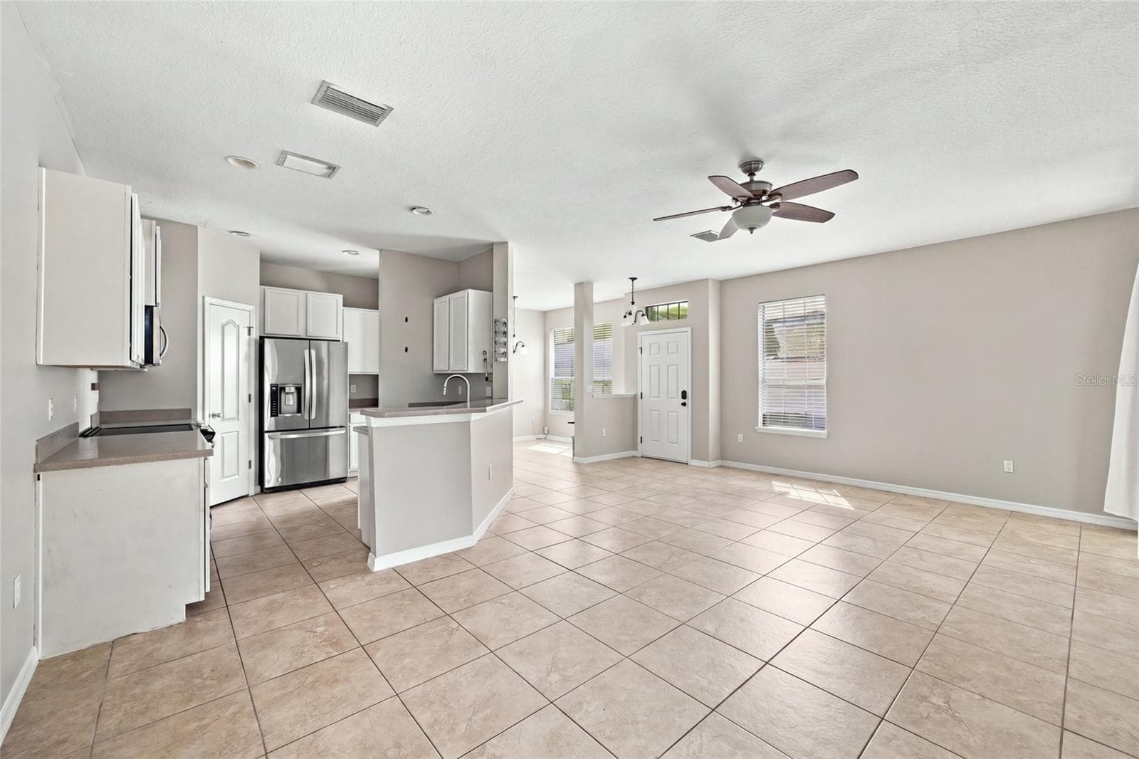 Townhouse at 5519 KINGLETHILL DR, LITHIA, photo 3 of 41