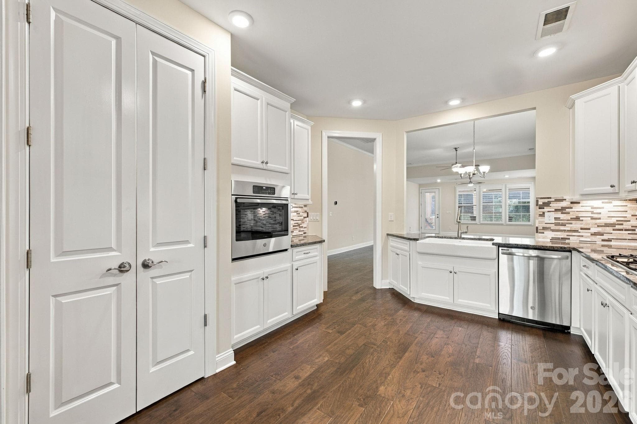 Single Family Residence at 8407 Festival Way, Charlotte, photo 14 of 34