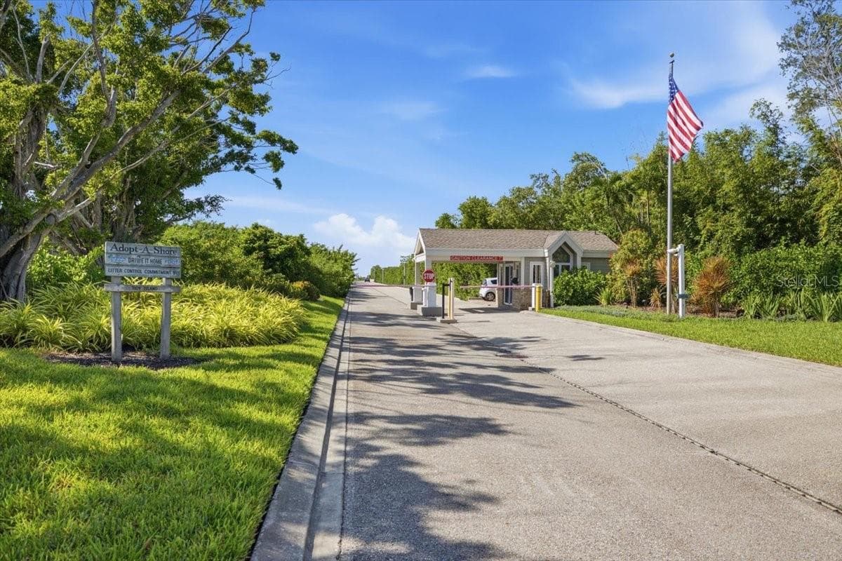 Condominium at 13 TIDY ISLAND BLVD #13, BRADENTON, photo 52 of 66