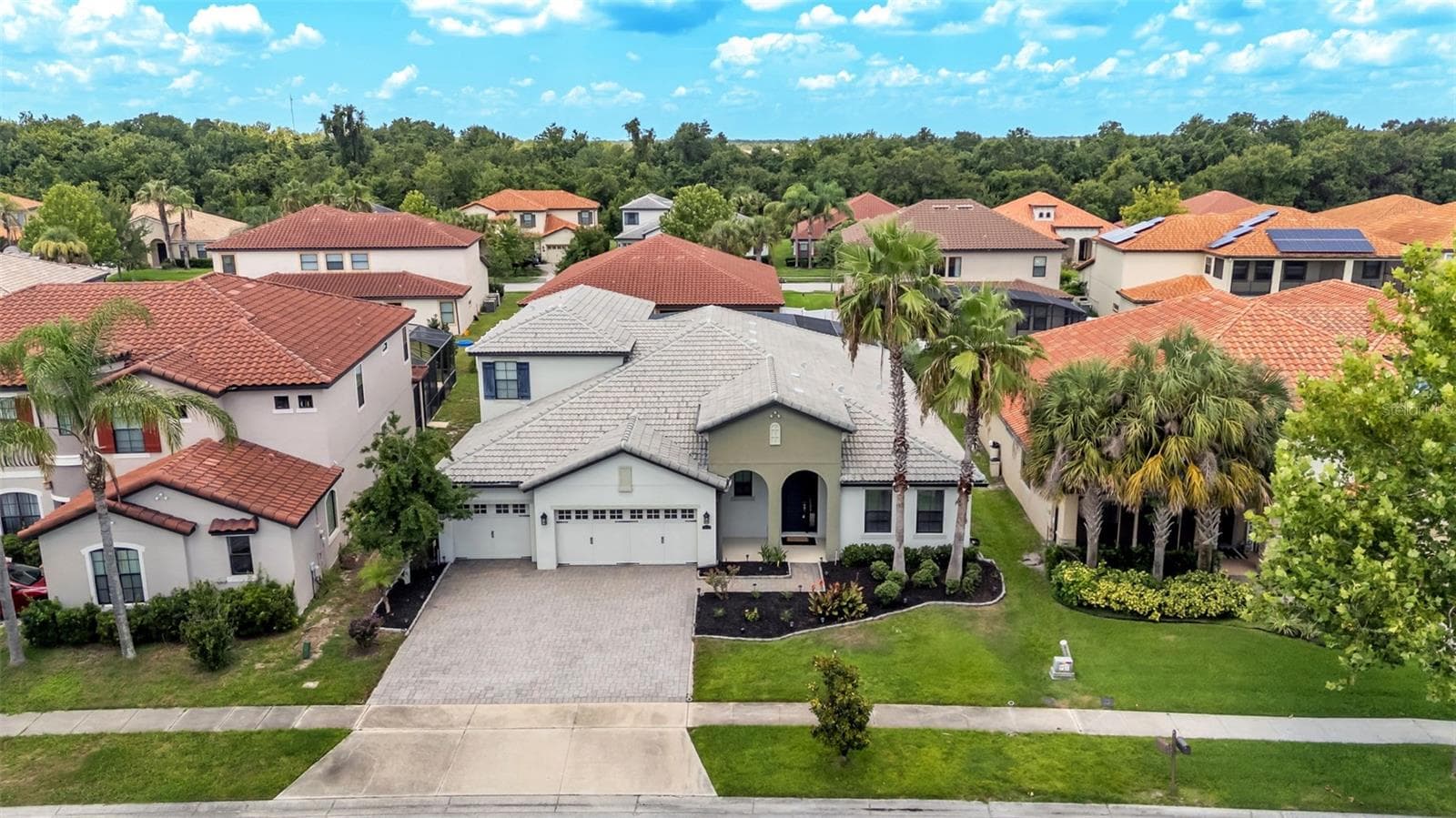 Single Family Residence at 3814 SHORESIDE DR, KISSIMMEE, photo 3 of 61