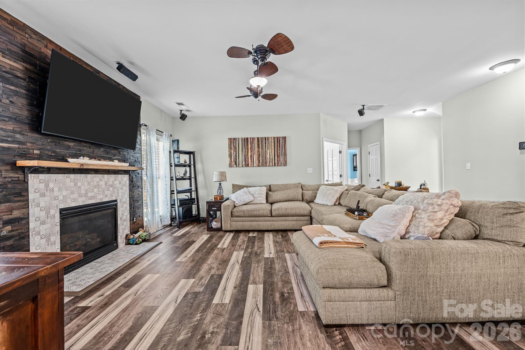Living Area / Fireplace - 13439 Porter Creek Road, Charlotte