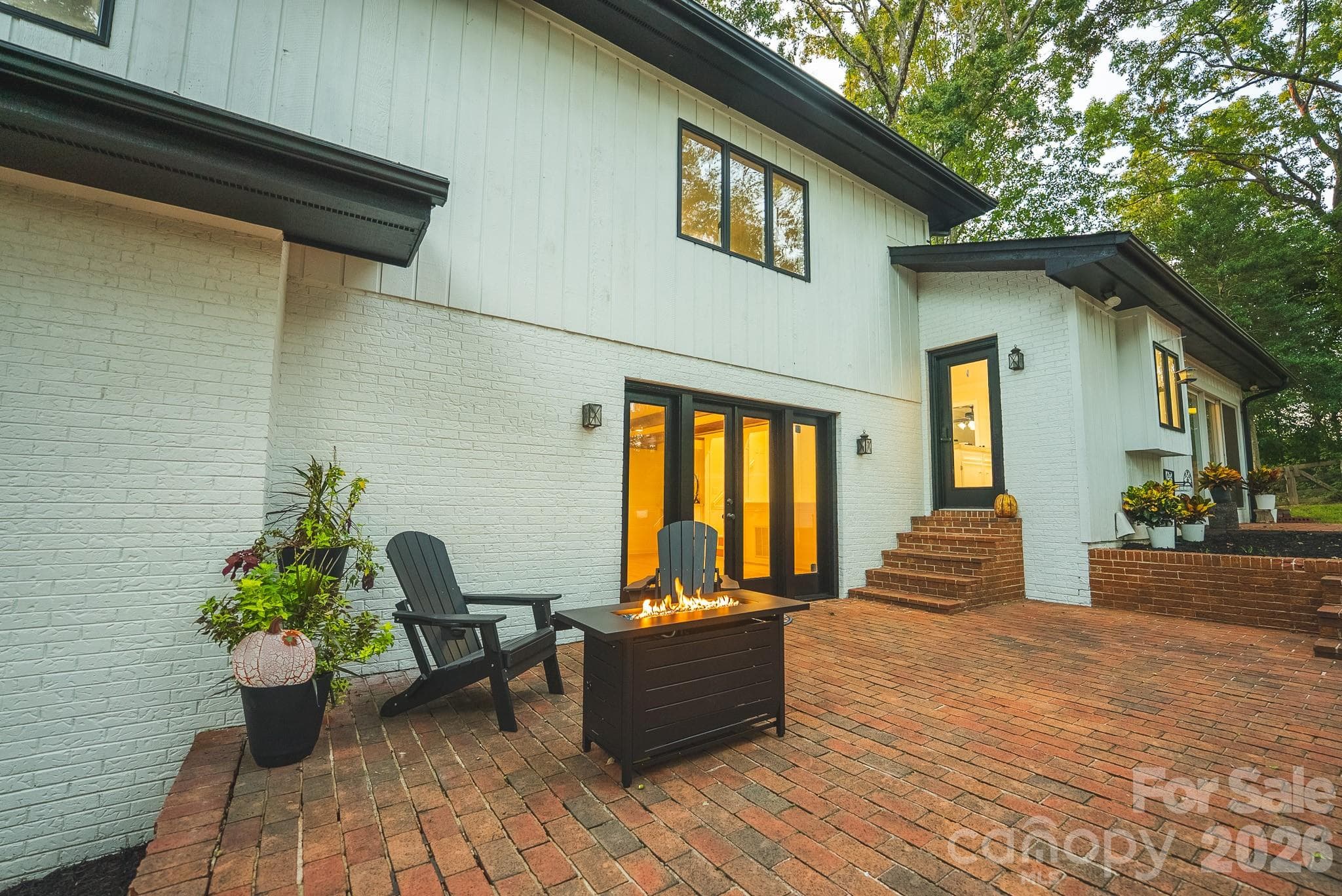 Single Family Residence at 3750 11th Street NE, Hickory, photo 5 of 46