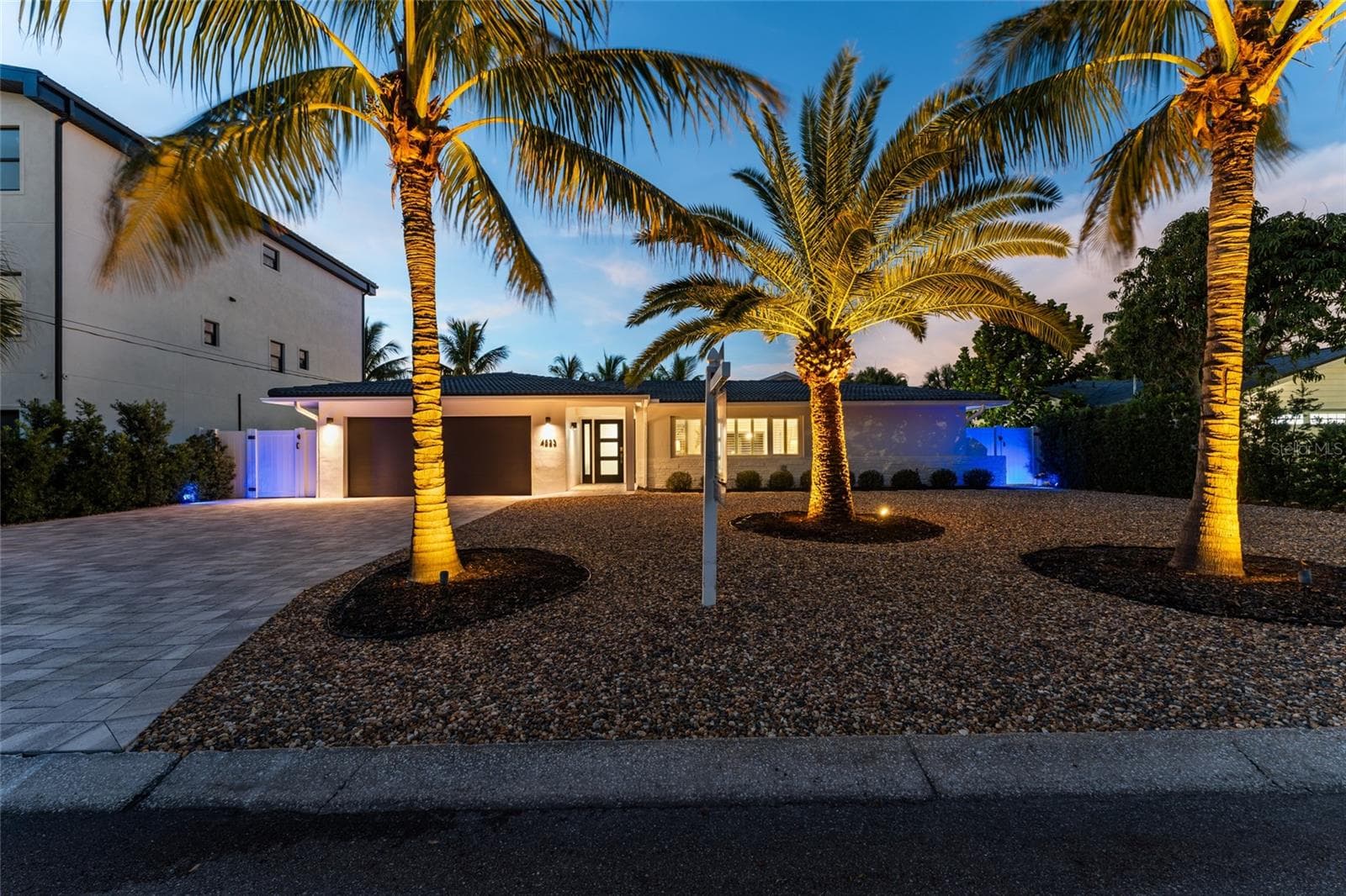 4523 CLEARWATER HARBOR DR S