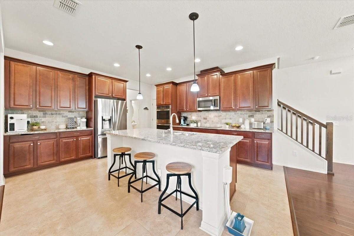 Townhouse at 9128 CAROLINA WREN DR, TAMPA, photo 8 of 29