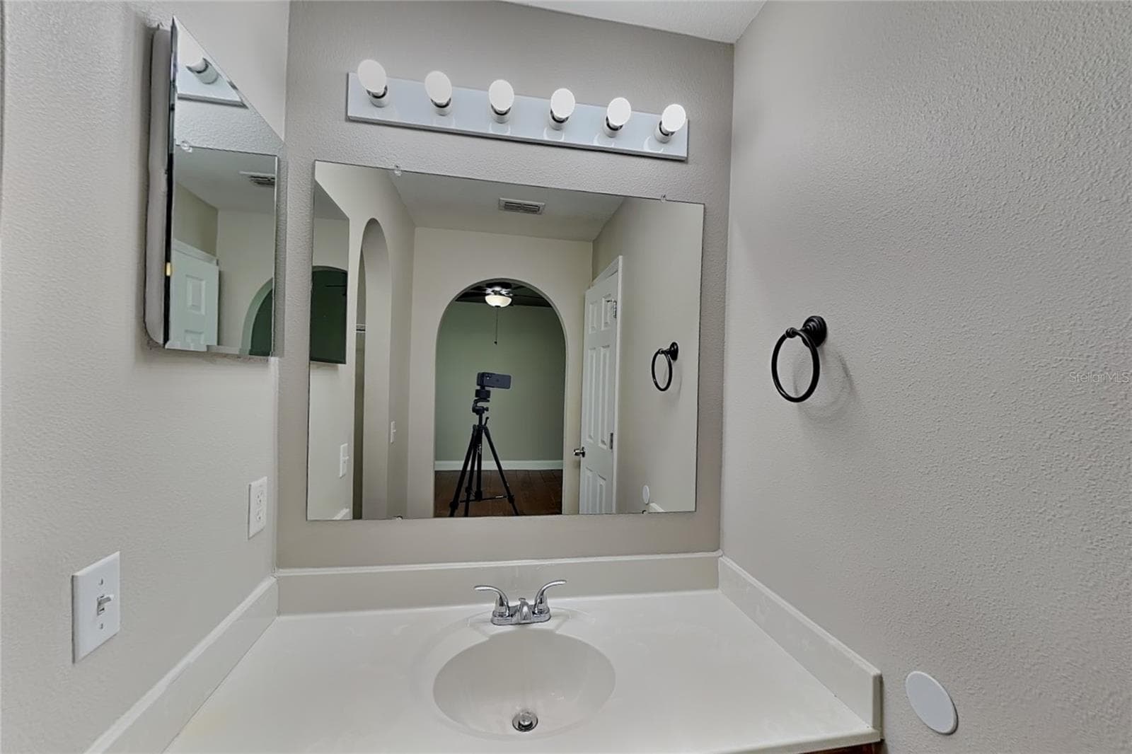 Single Family Residence at DADE CITY, photo 9 of 17