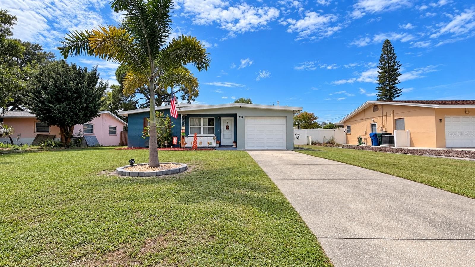 Front of home with long driveway - 254 WERTZ DR, LARGO